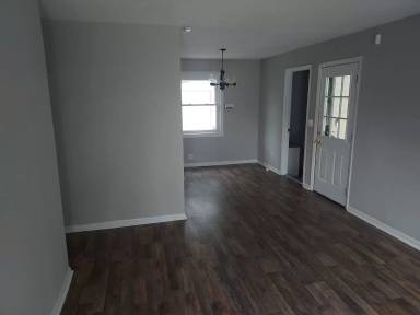 Main picture of 4674 Buckner St