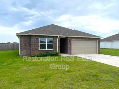 Main picture of 10010 E 108th Pl N