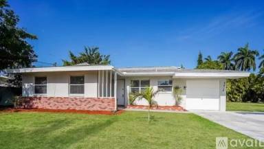 Main picture of 5411 Bayshore Ave