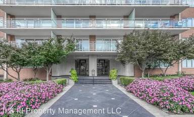 Main picture of 4740 Roanoke Pkwy