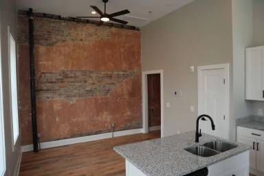 Main picture of 128 N Water Ave