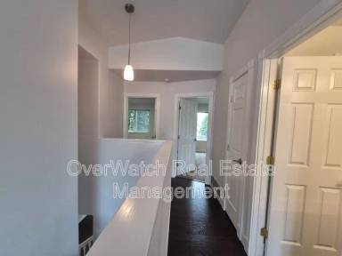 Main picture of 8211 Mentra St