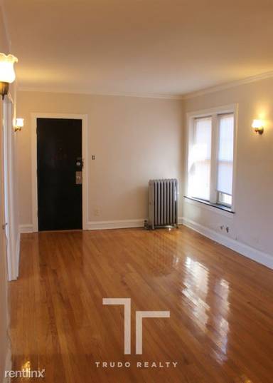 Main picture of 2100 W Ainslie St