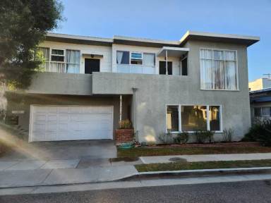 Main picture of 1521 Marine Ave