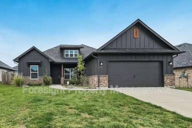 Main picture of 2902 Orchid Dr