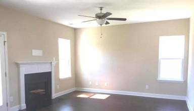 Main picture of 925 Liberty Ln