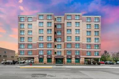 Main picture of 1930 N Harlem Ave