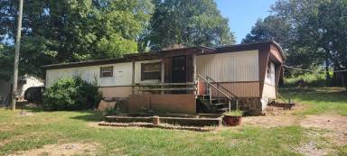Main picture of 20 Hideout Rd