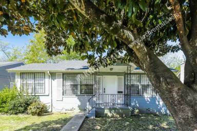 Main picture of 616 26th St SW