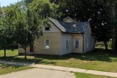 Main picture of 301 W Eureka St