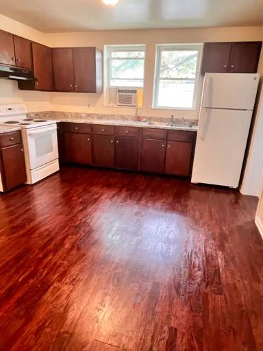 Main picture of 213 W Court St