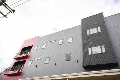 Main picture of 6164 Ridge Ave