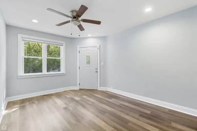 Main picture of 12524 S Wood St