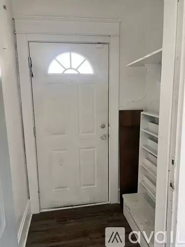 Main picture of 839 E 26th St