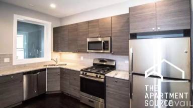 Main picture of 2825 N Christiana Ave