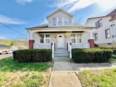 Main picture of 700 W 3rd St