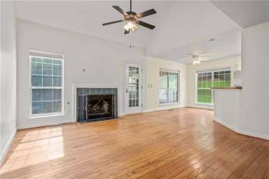 Main picture of 2370 Hollie Ln