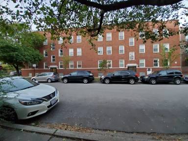 Main picture of 1750 W Rascher Ave