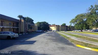 Main picture of 7800 Colony Cir S