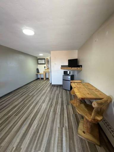Main picture of 645 E Main St