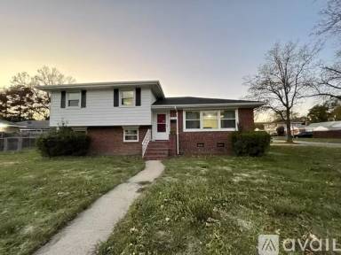 Main picture of 8629 Granby St