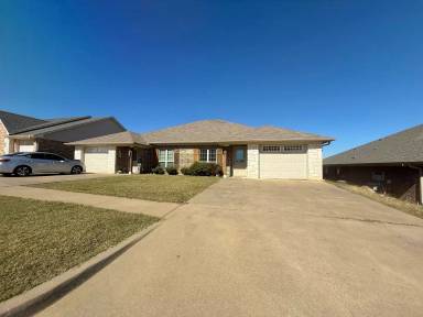 Main picture of 320 Princess Pl