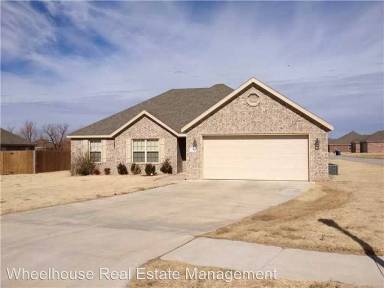 Main picture of 2700 SW Warberry Ave