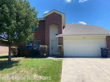 Main picture of 6824 Valley Creek Dr