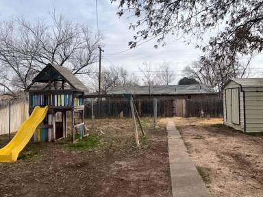 Main picture of 3805 S Hayden St