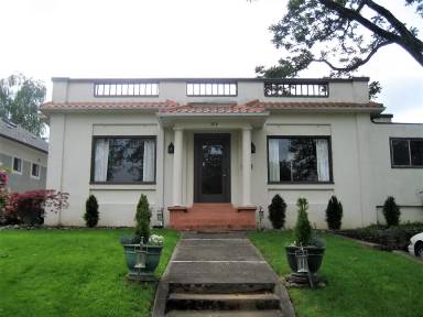 Main picture of 328 W Riverside Dr