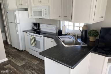 Main picture of 2580 NE Indian River Dr