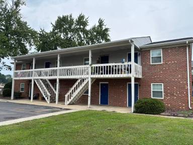 Main picture of 727-735-741 Church St