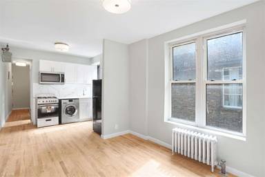 Main picture of 228 E 116th St