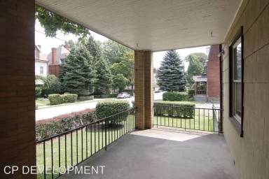 Main picture of 318 Franklin Ave