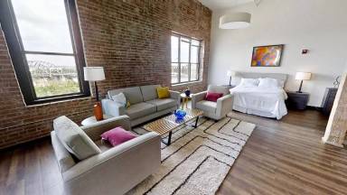Main picture of 425 Washington St