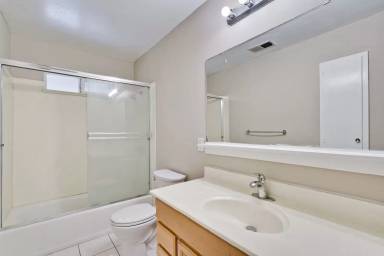 Main picture of 3000 Santa Maria Ave