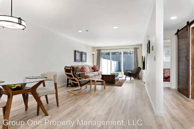 Main picture of 751 E Holly St