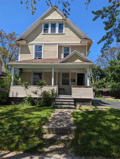 Main picture of 792 Garson Ave