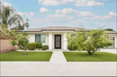 Main picture of 9244 Vanalden Ave