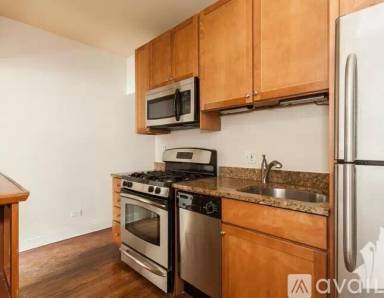 Main picture of 740 W Addison St