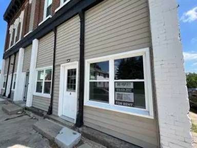 Main picture of 102 N. Miami St. - C