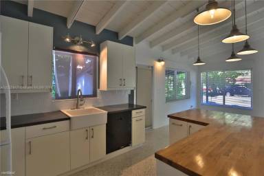 Main picture of 1264 Milan Ave