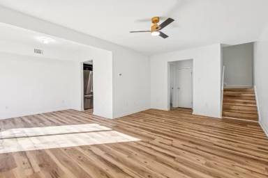 Main picture of 1561 Malibu Pl