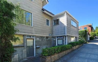 Main picture of 3911 4th Ave NE
