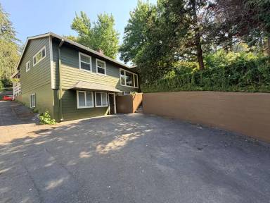 Main picture of 9938 SW Terwilliger Blvd