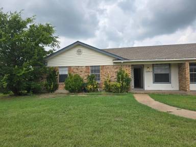 Main picture of 1105 N Nolan River Rd