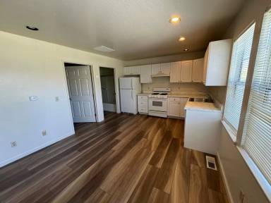 Main picture of 1221 5th St
