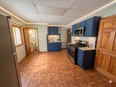 Main picture of 72 Reservation St