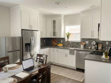 Main picture of 1334 W 37th Pl