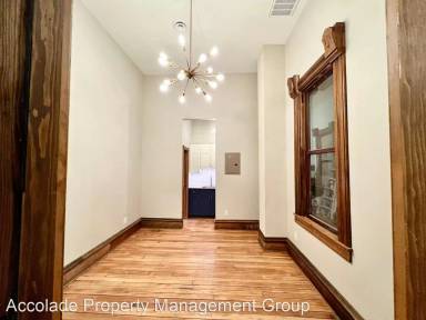 Main picture of 319 N Pearl St